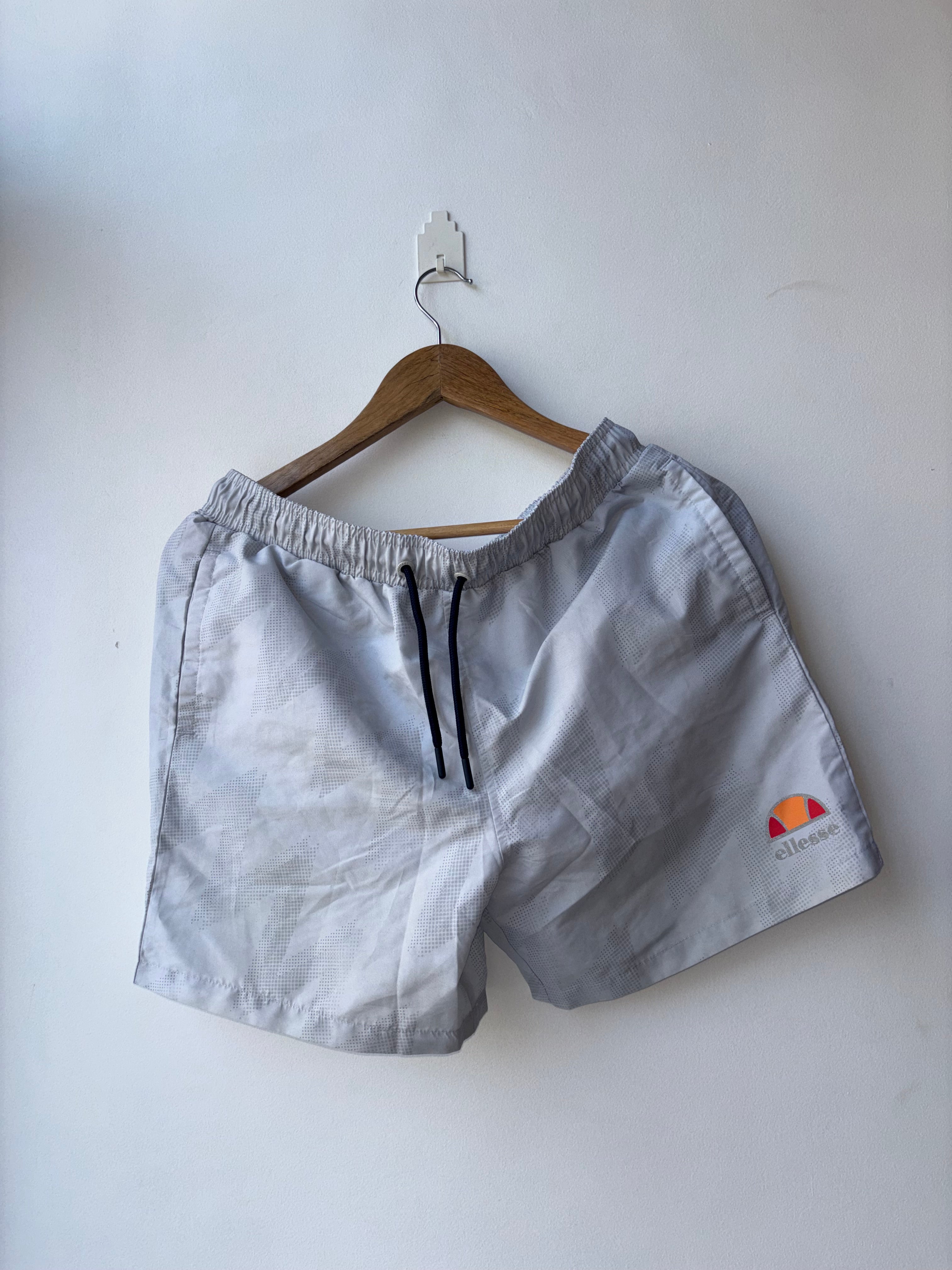 Short elesse