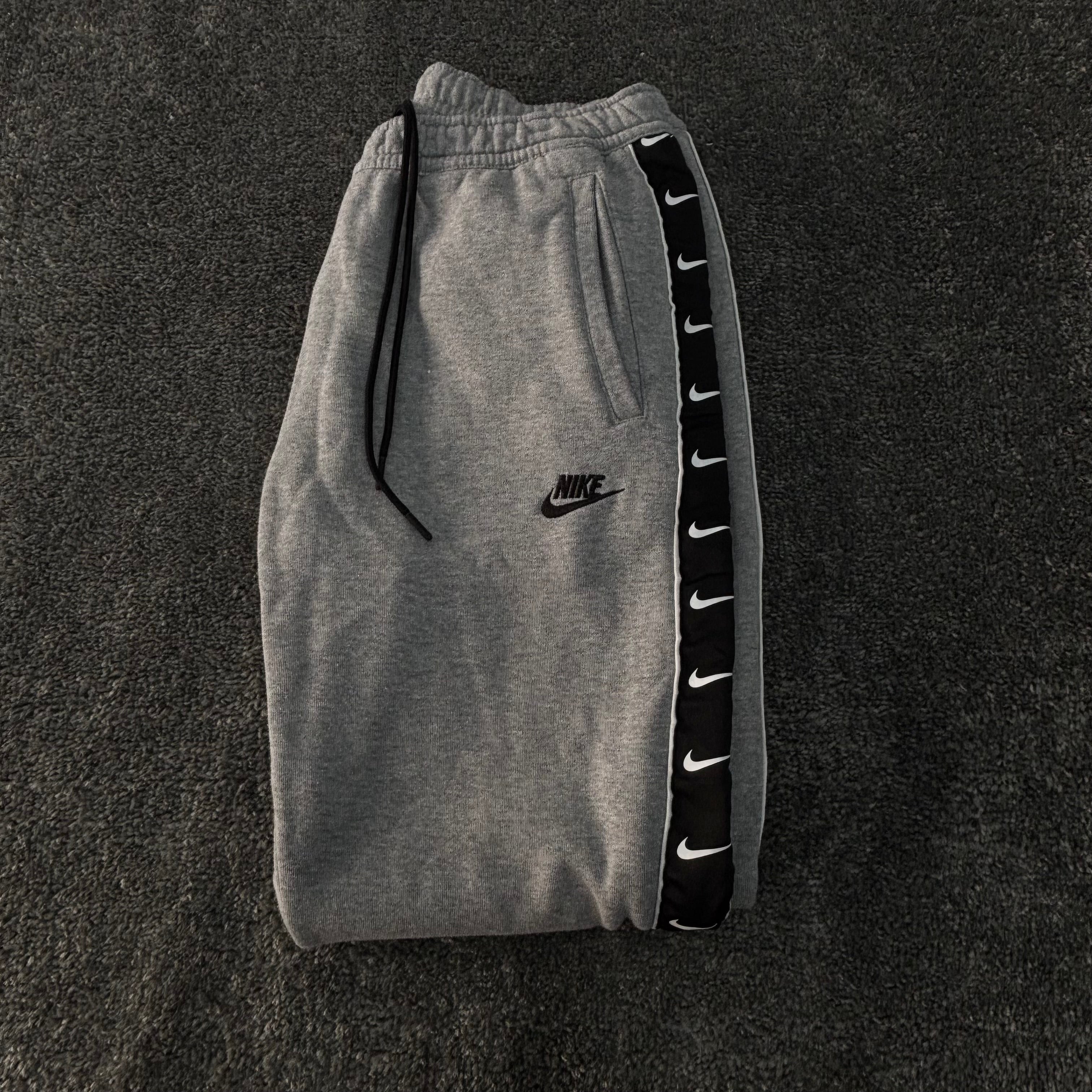 Nike joggers
