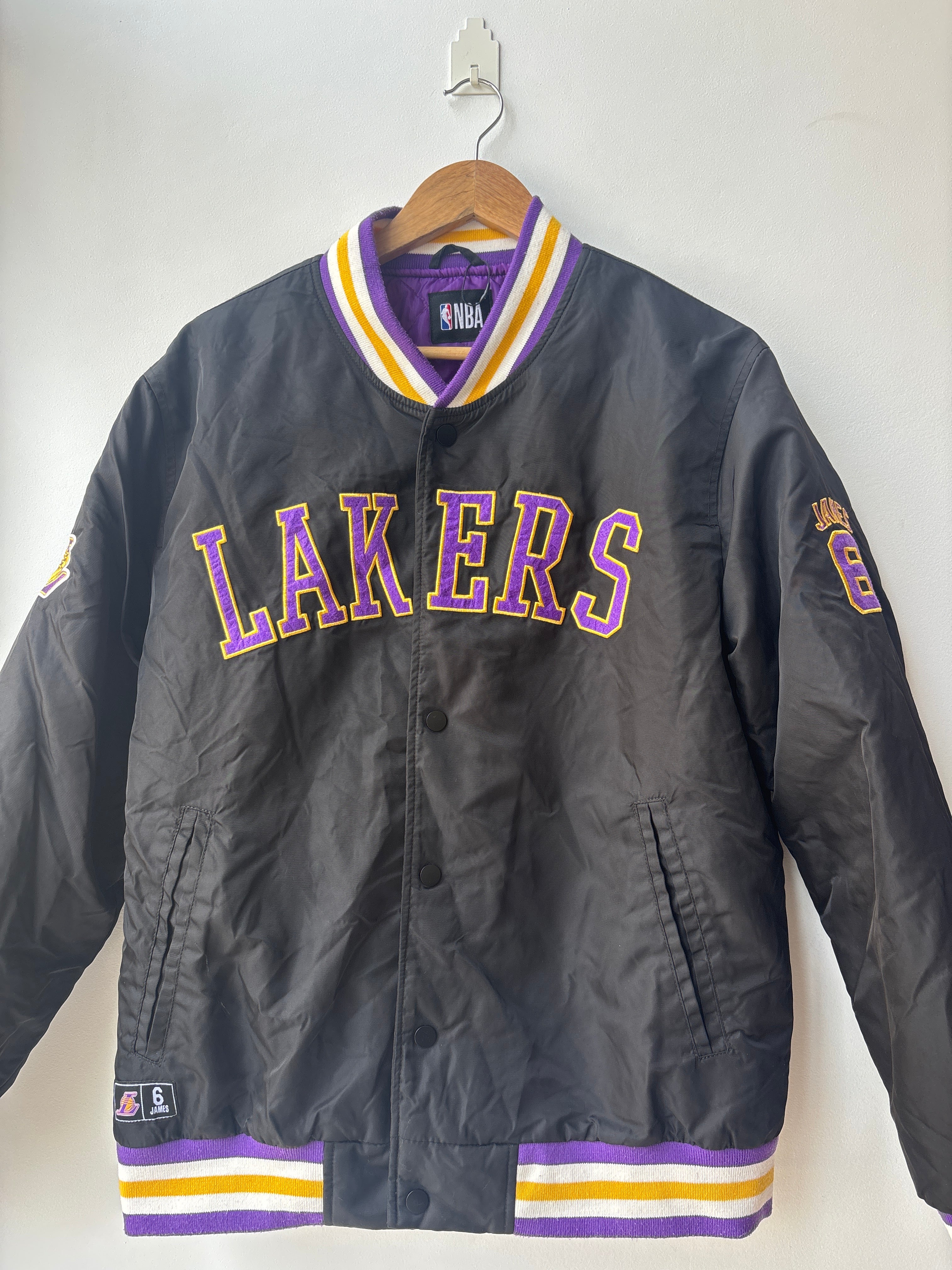 Jacket lakers