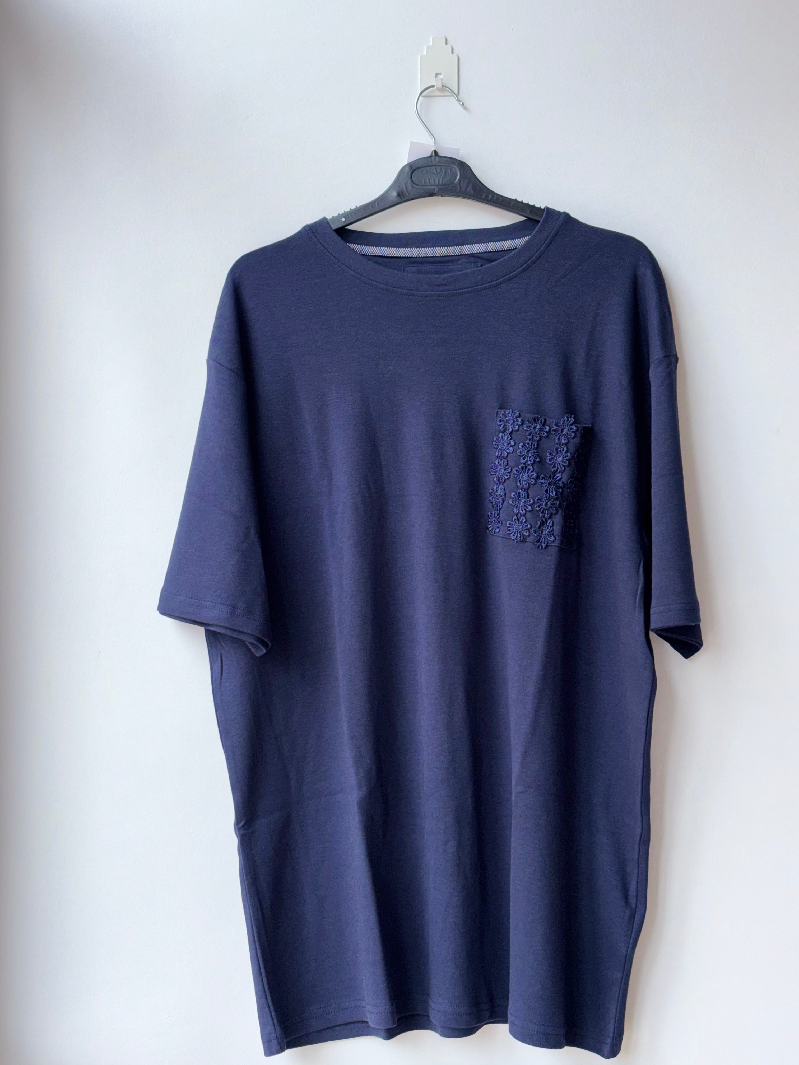 T-shirt threadbare