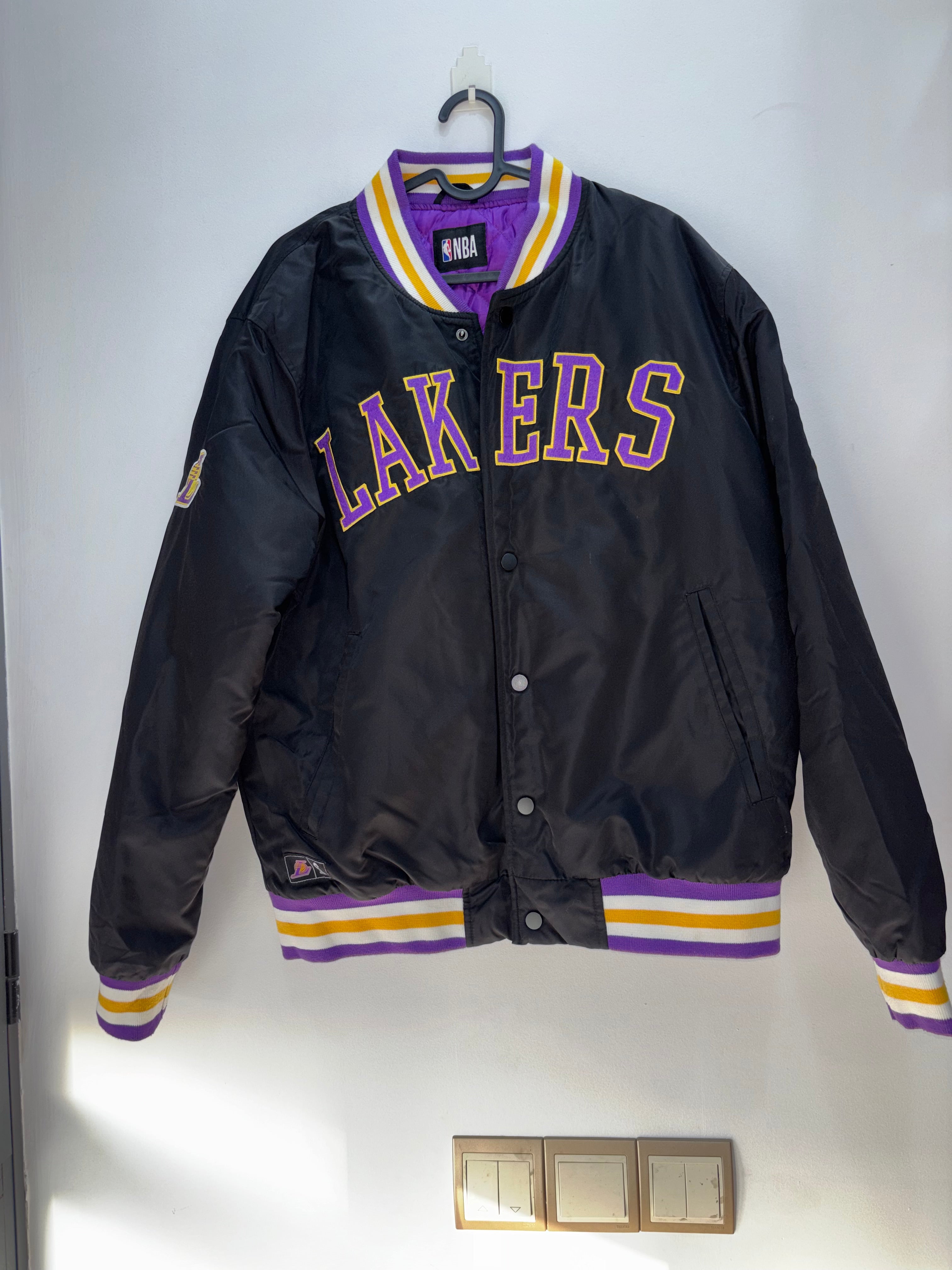 Jacket lakers