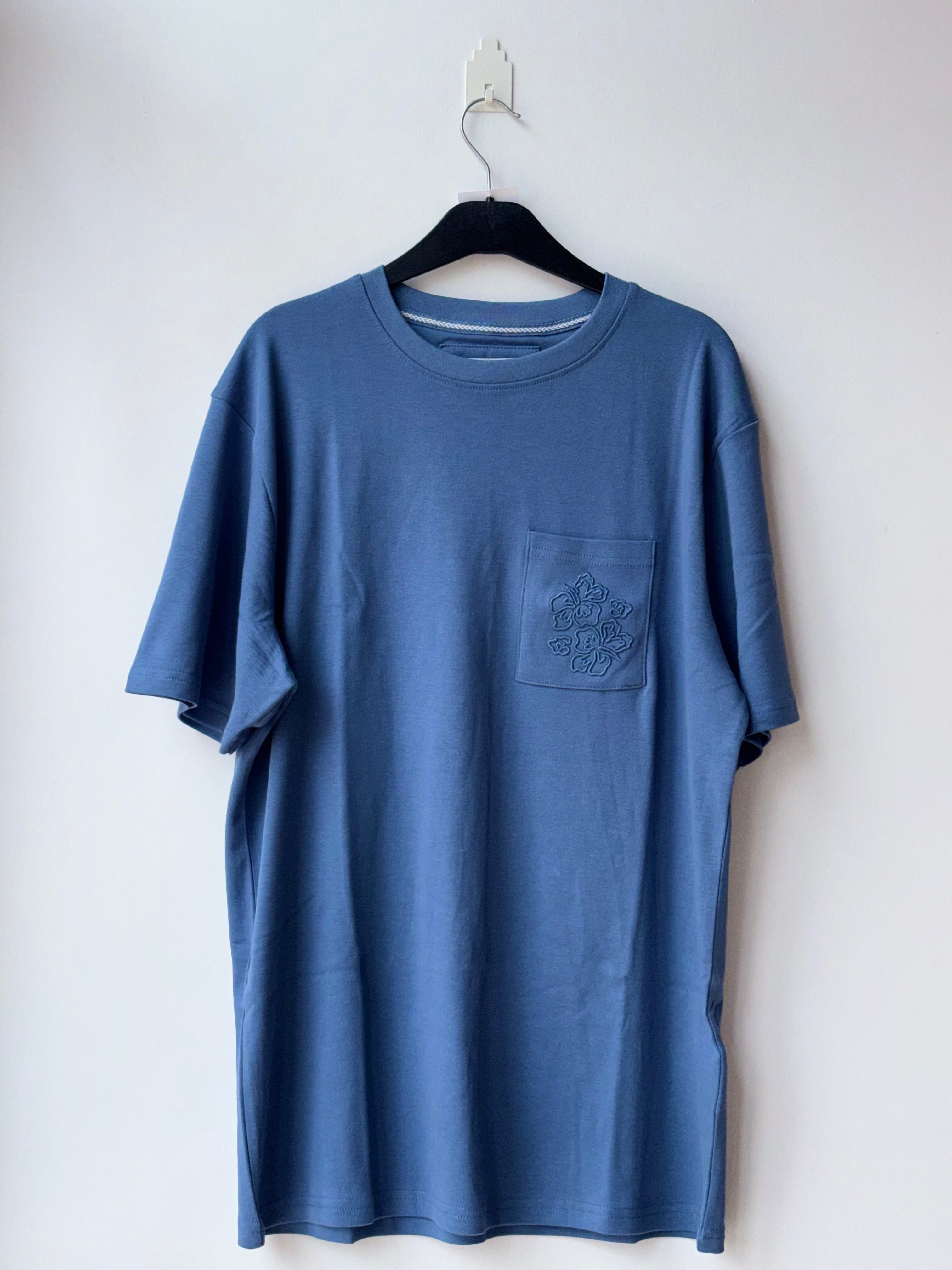 T-shirt threadbare