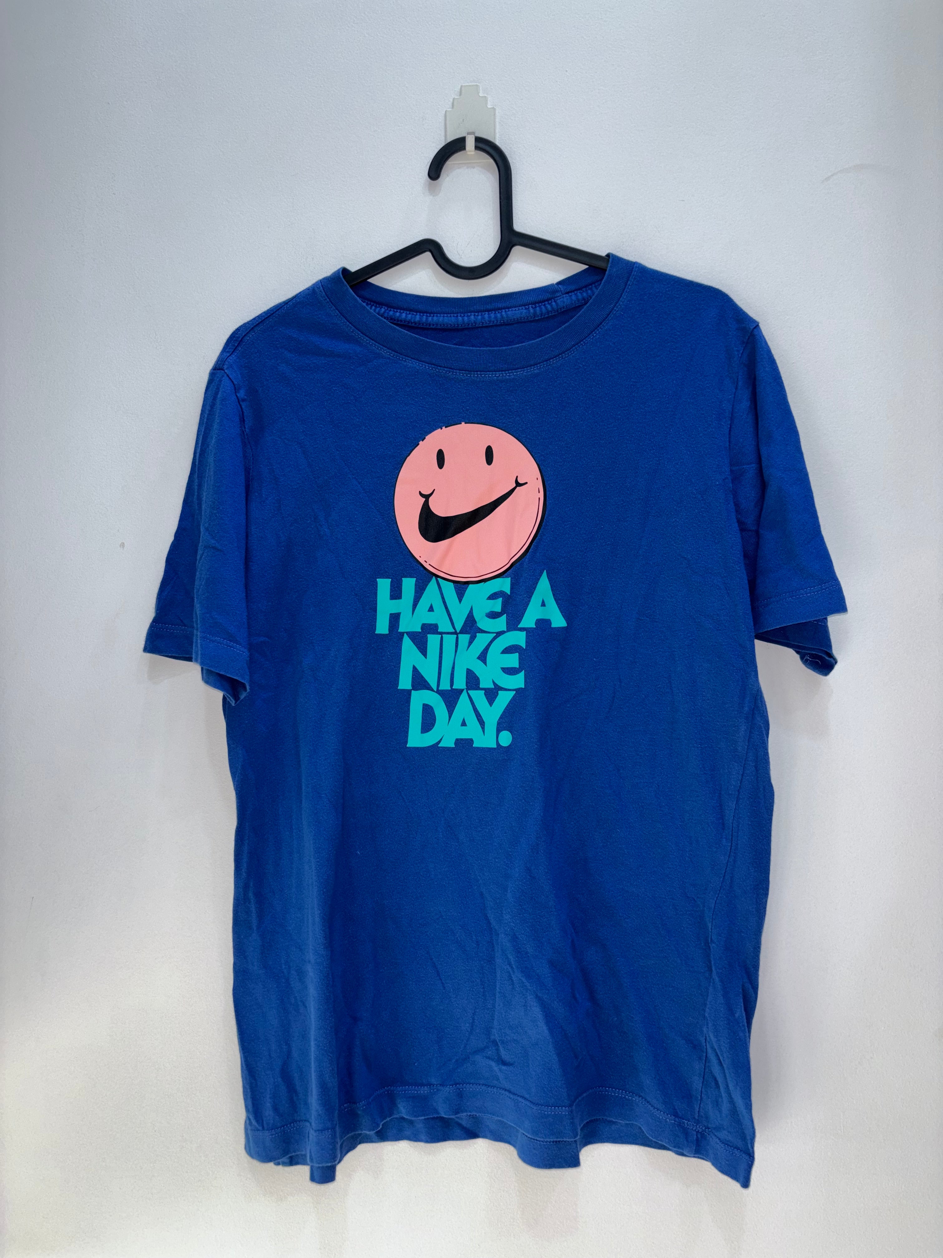 T-shirt nike