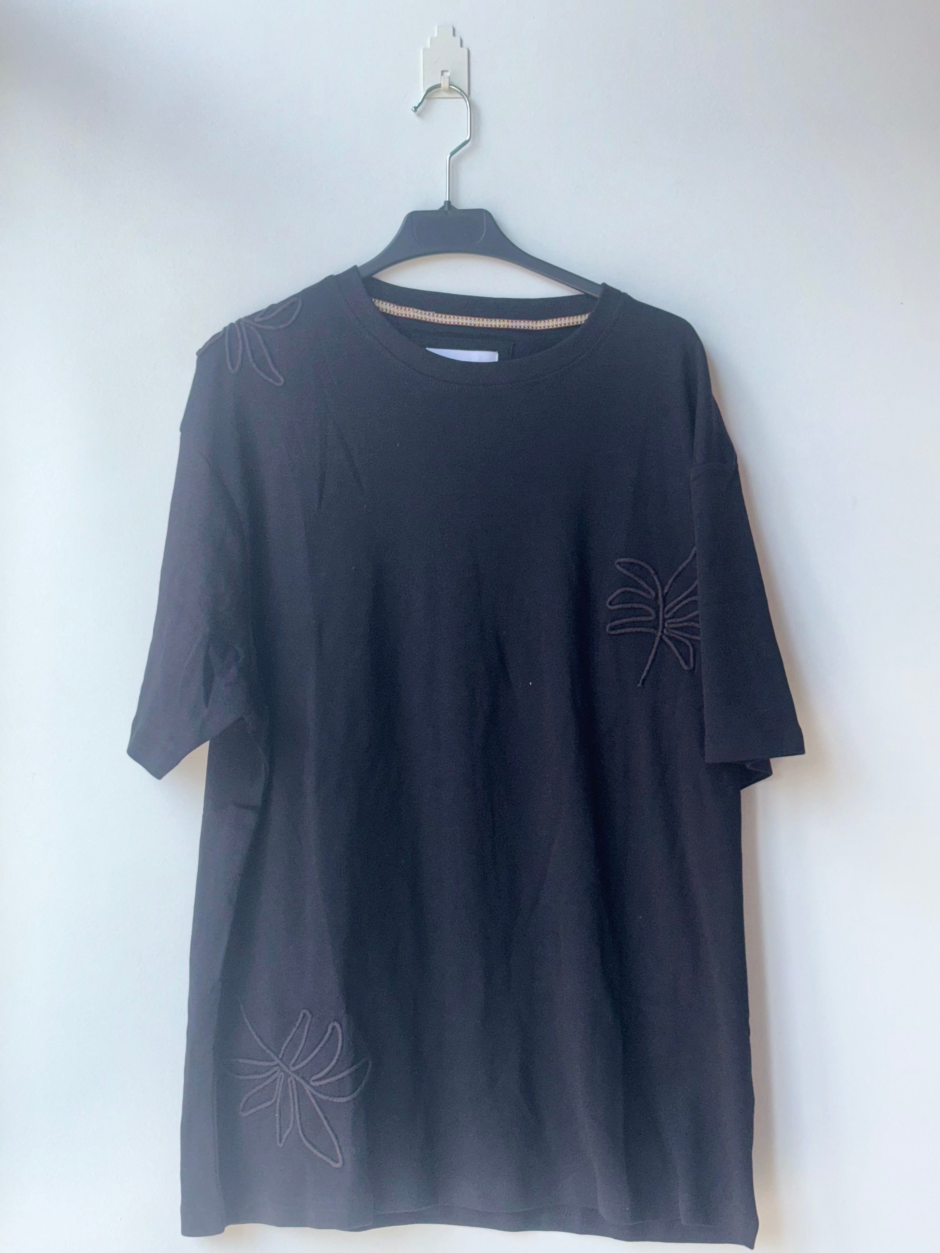 T-shirt threadbare